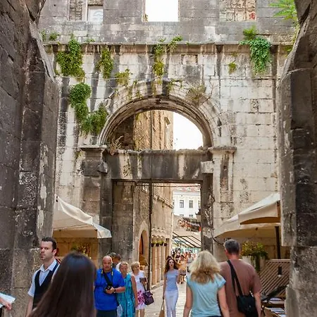 Appartement Studio Iron Gate Palace Split